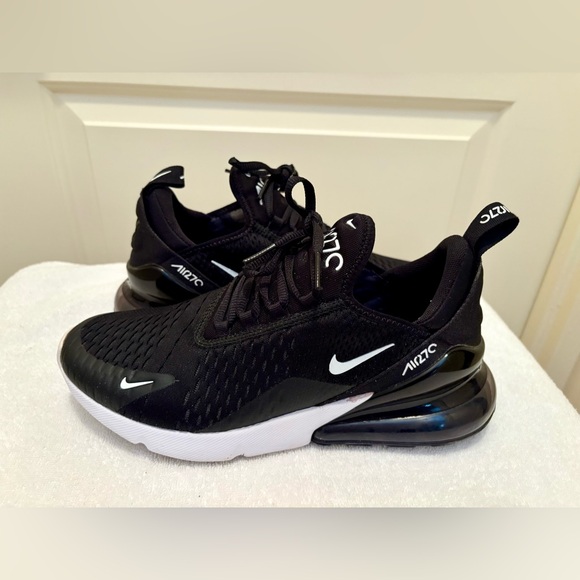Nike Air Max 270 Sneakers - Women’s Size 9 - Picture 2 of 7
